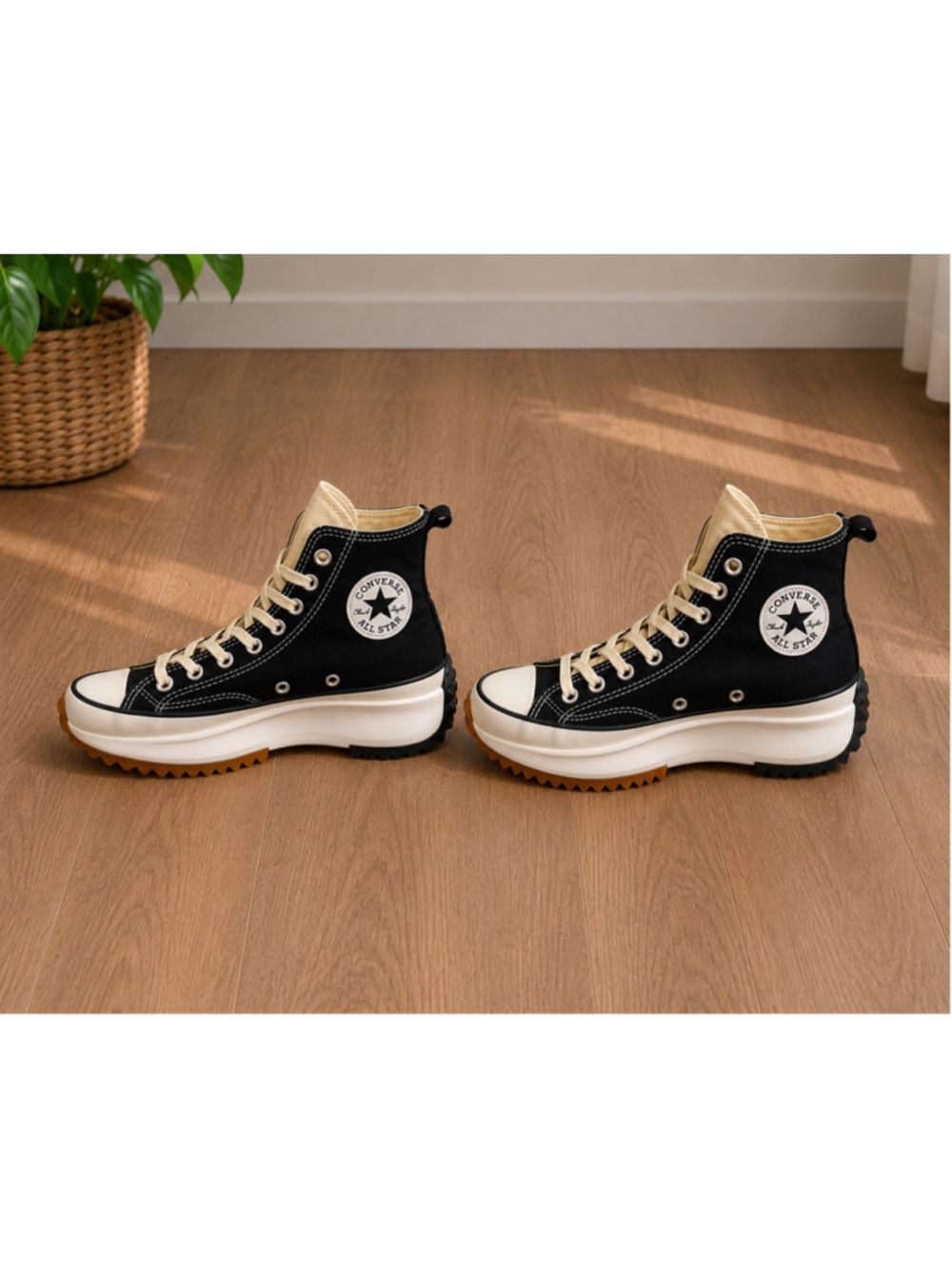 Converse Run Star Hike Platform High Top Sneakers Black Cream Women’s 7 EU 38